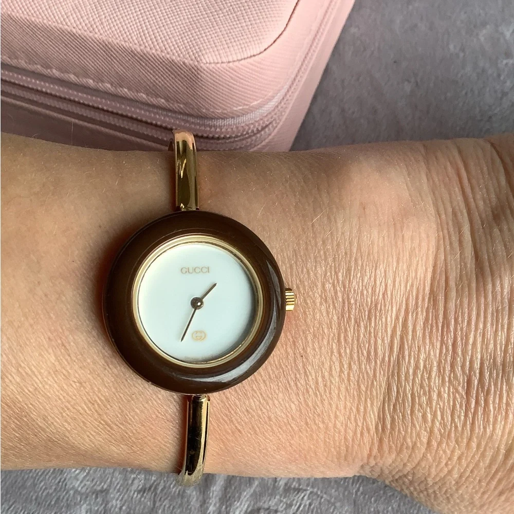 GUCCI bangle watch with set of bezels🧡🤍💙❤️ - Picture 2 of 10